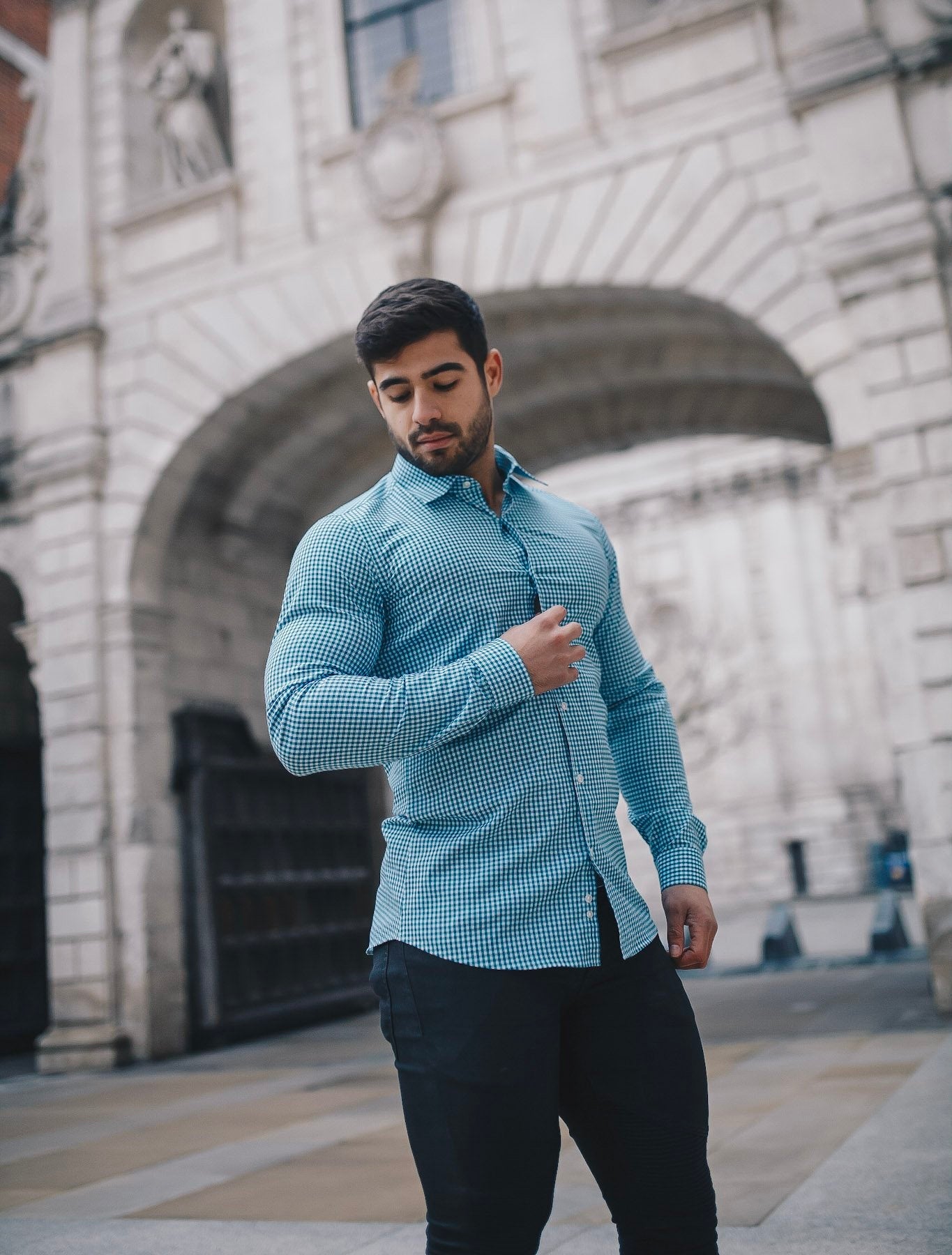 Muscle Fit vs Slim Fit Shirts What's the Difference? Tapered Menswear Muscle Fit vs Slim Fit Shirts What's the Difference? Tapered Menswear