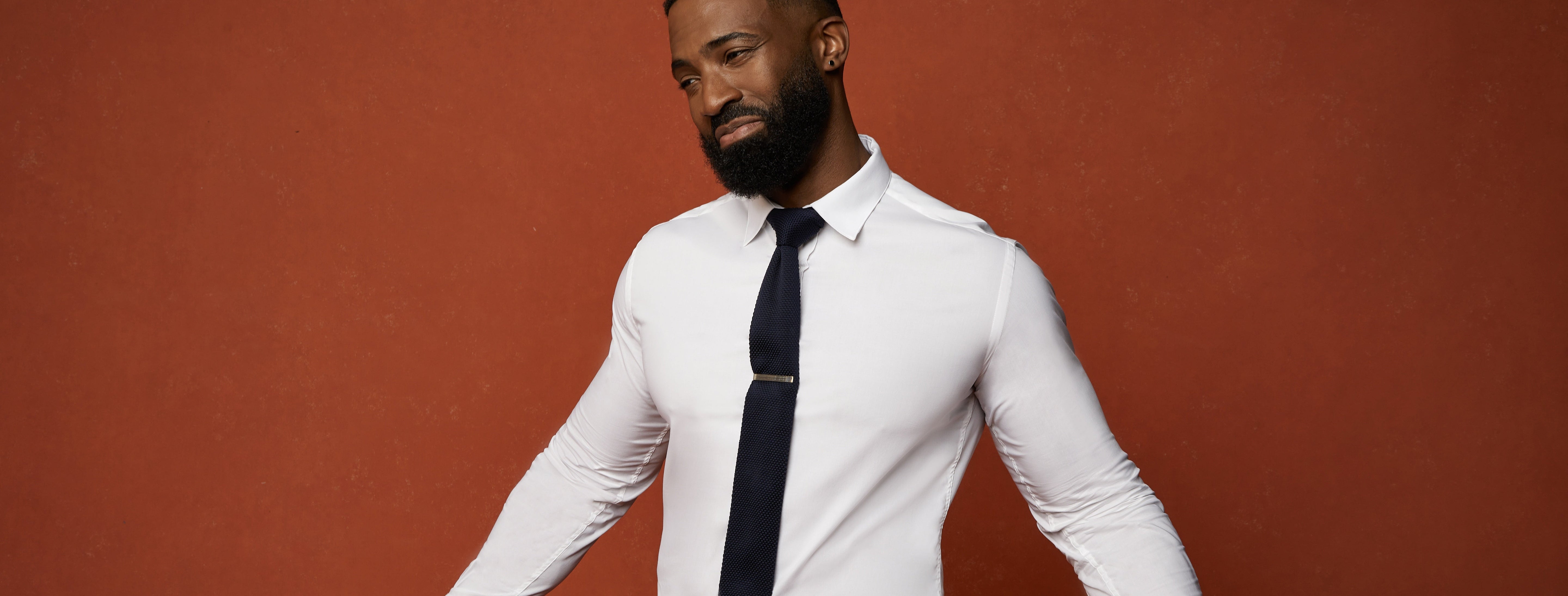 What Shirt to Wear for a Grey Suit