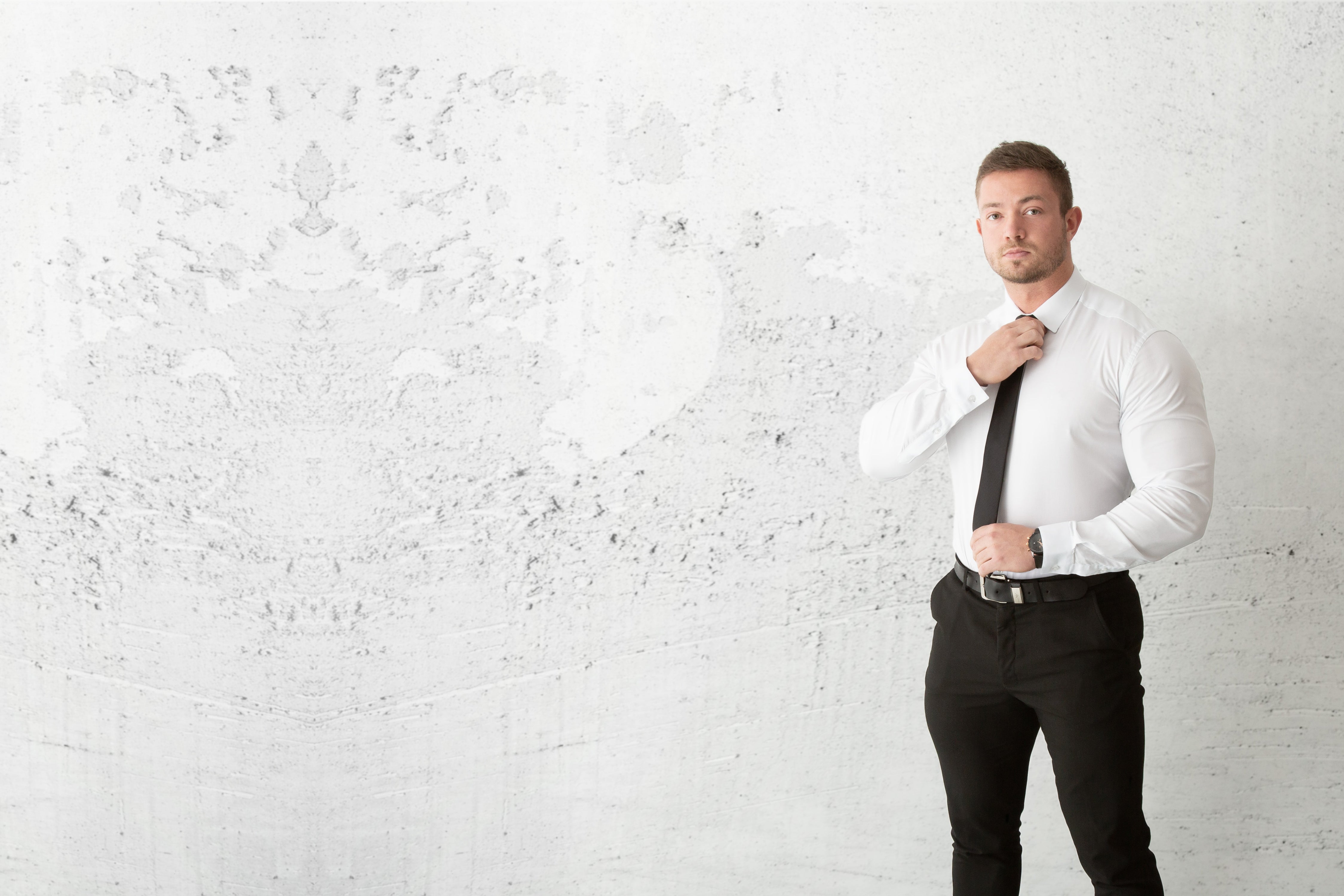 How to Dress As a Muscular Man
