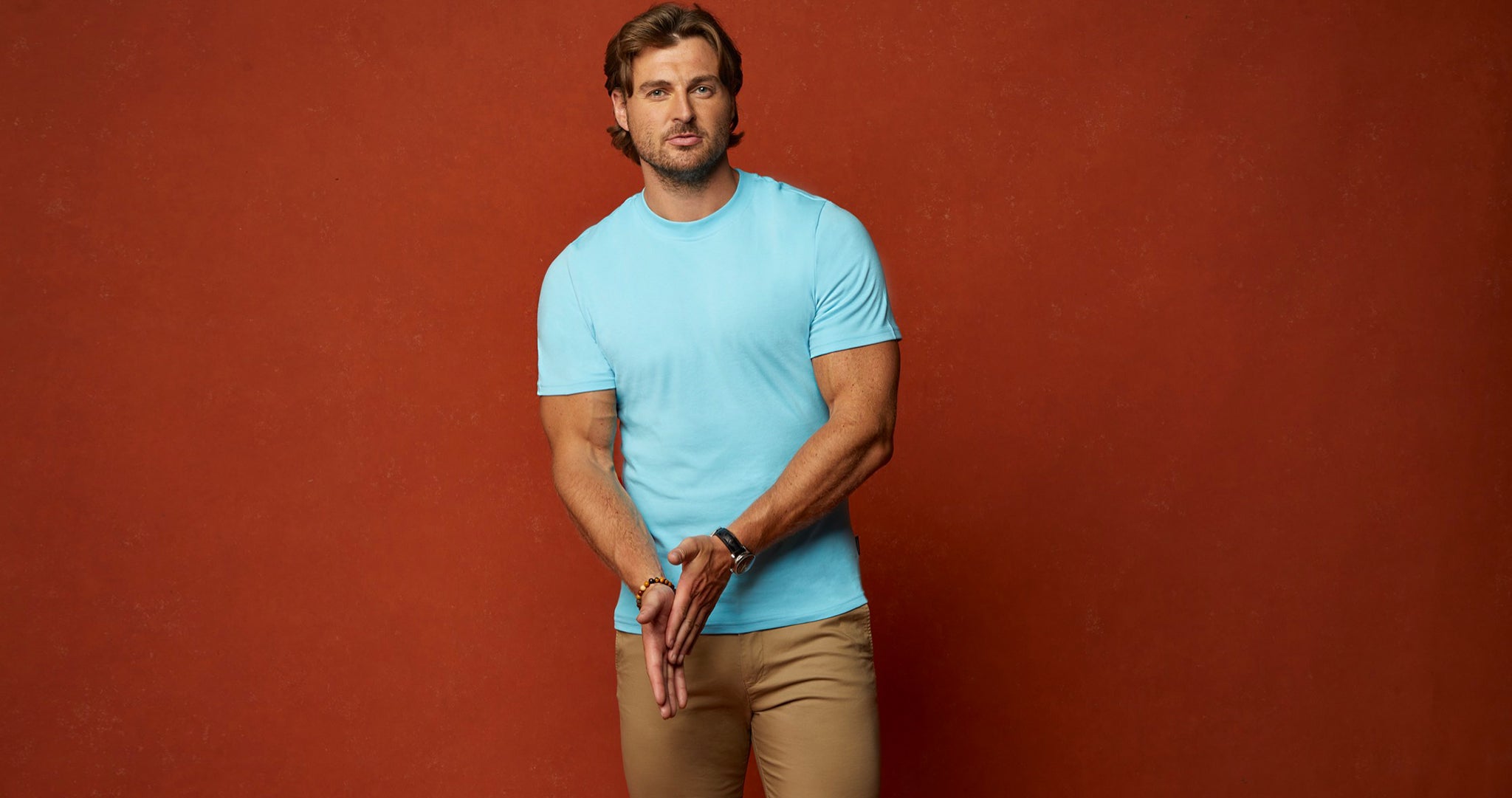 Tapered fit t-shirt in turquoise colour. T-Shirts that fit the v-taper physique. 