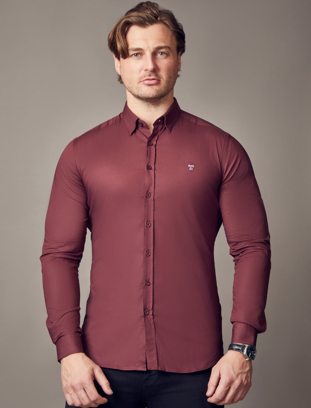 burgundy tapered fit shirt, emphasizing the muscle fit features for a flattering and well-defined look by Tapered Menswear
