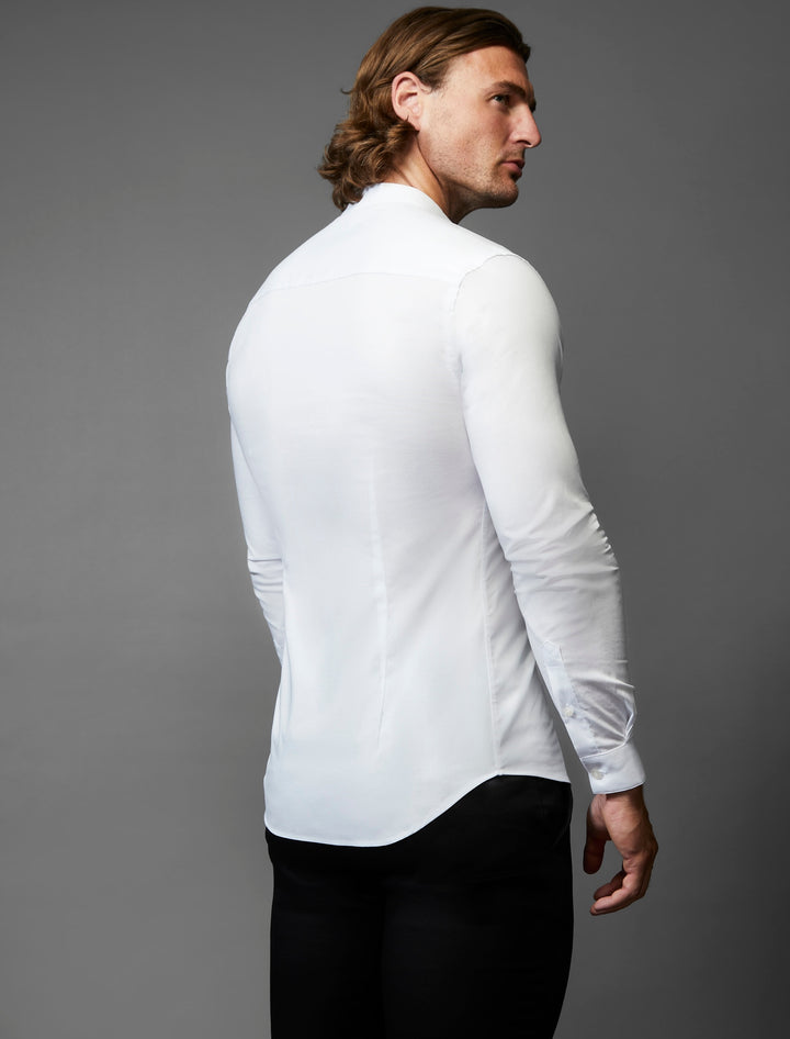 Muscle-enhancing white shirt with a unique grandad collar