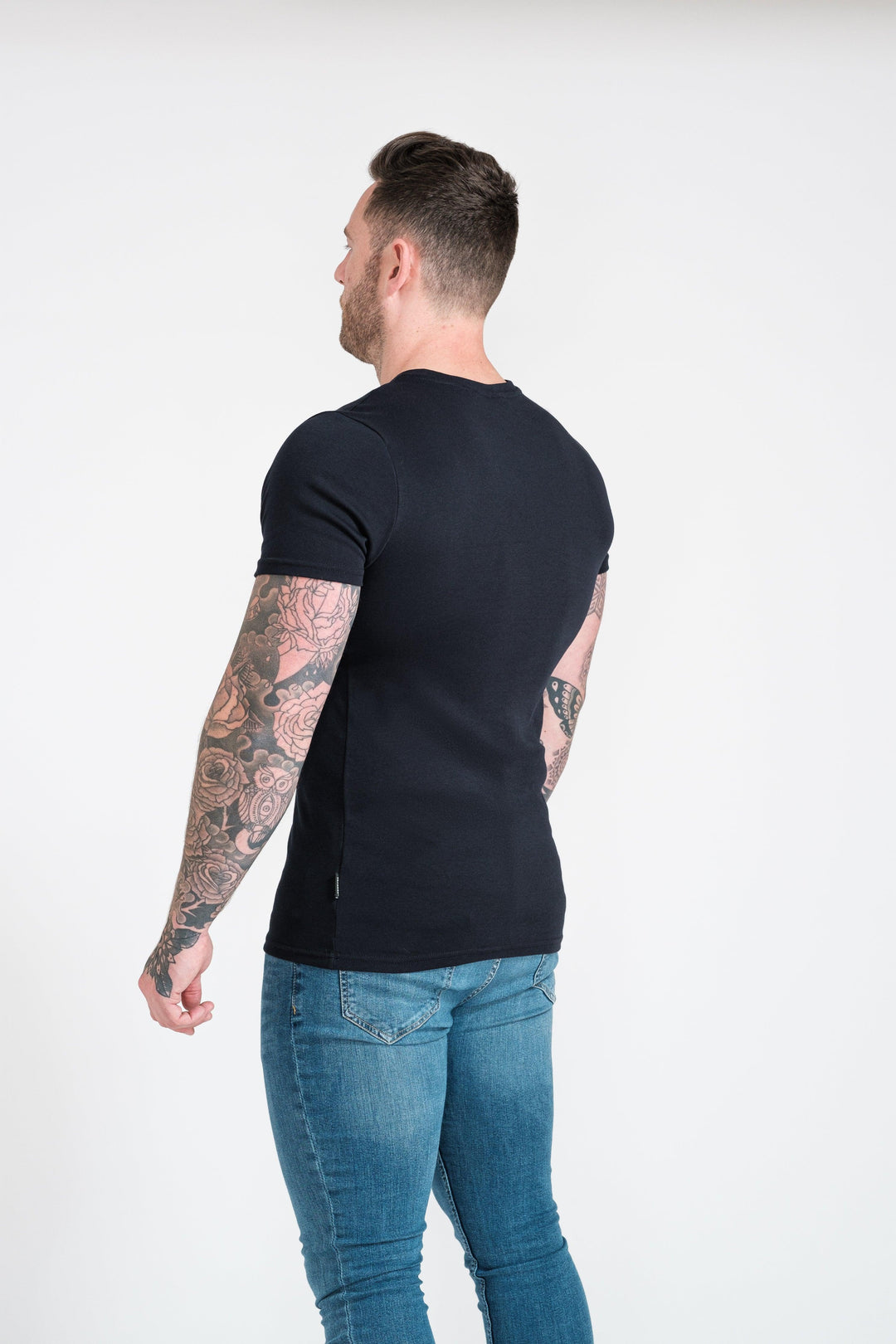 Navy Mens Tapered Fit T-Shirt. A Proportionally Fitted and Muscle Fit T-Shirt. Ideal for bodybuilders.