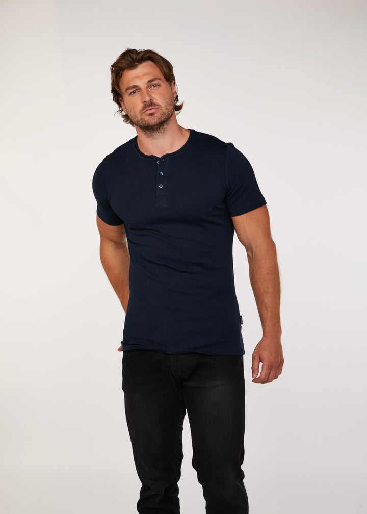 Mens Navy Tapered Fit Short Sleeve Henley. A Proportionally Fitted and Muscle Fit henley. The best henley for athletic bodies