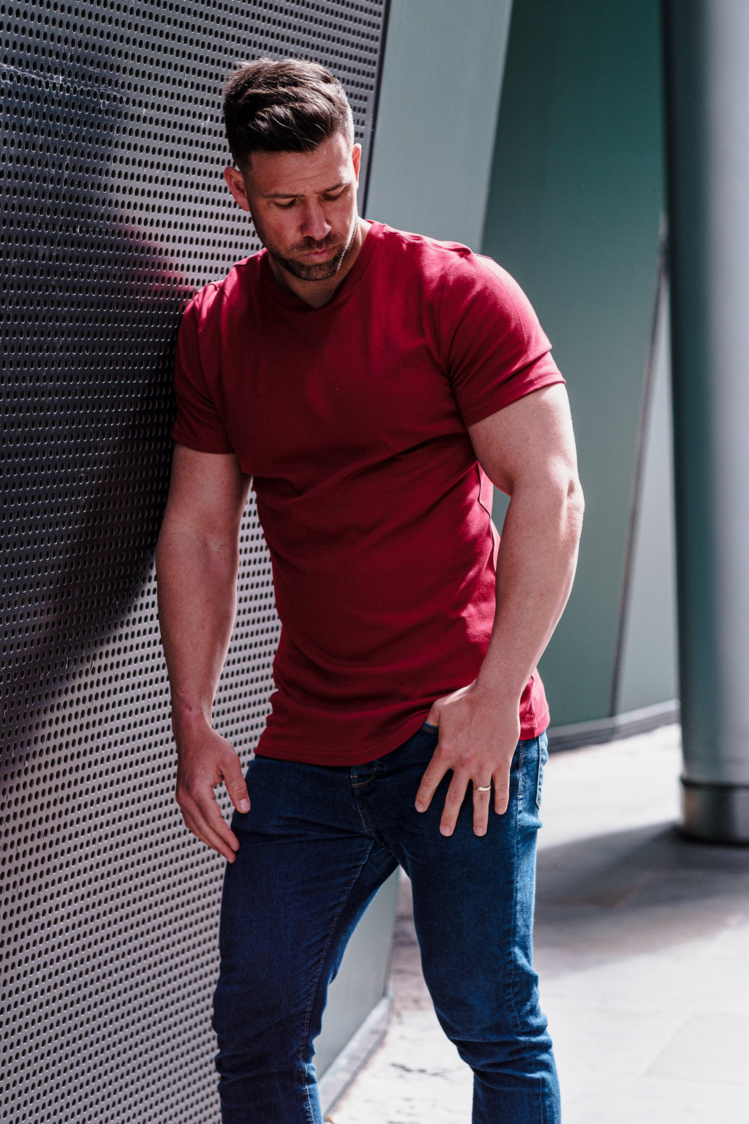 Burgundy Muscle Fit T Shirt. A Proportionally Fitted and Muscle Fit Tee in Burgundy. Ideal for bodybuilders.