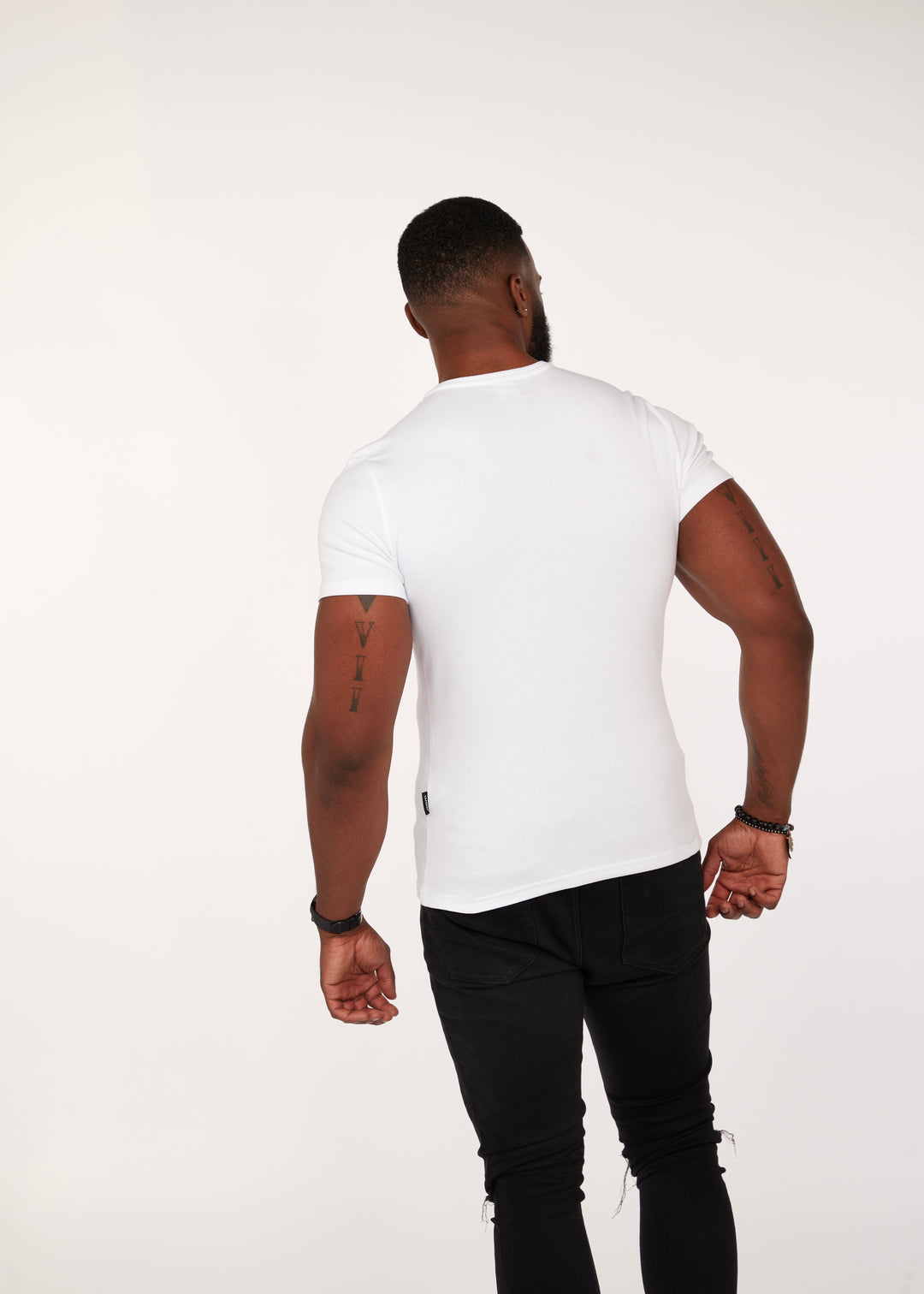 Mens White Tapered Fit Short Sleeve Henley. A Proportionally Fitted and Muscle Fit henley. The best henley for athletic bodies