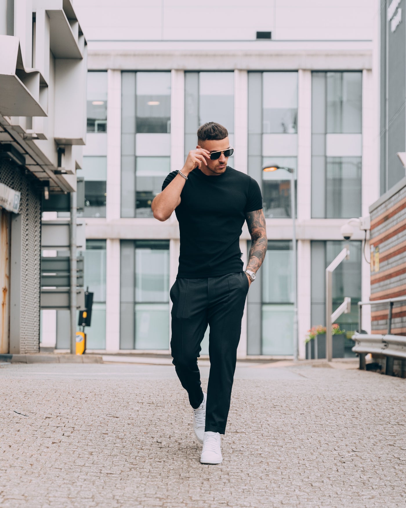 Black Tapered Fit T-Shirt - Muscle Fit T-Shirts | Tapered Menswear