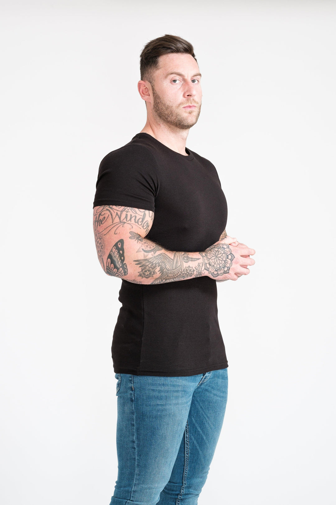 Mens Black Muscle Fit T-Shirt. A Proportionally Fitted and Muscle Fit T Shirt. Ideal for muscular guys.