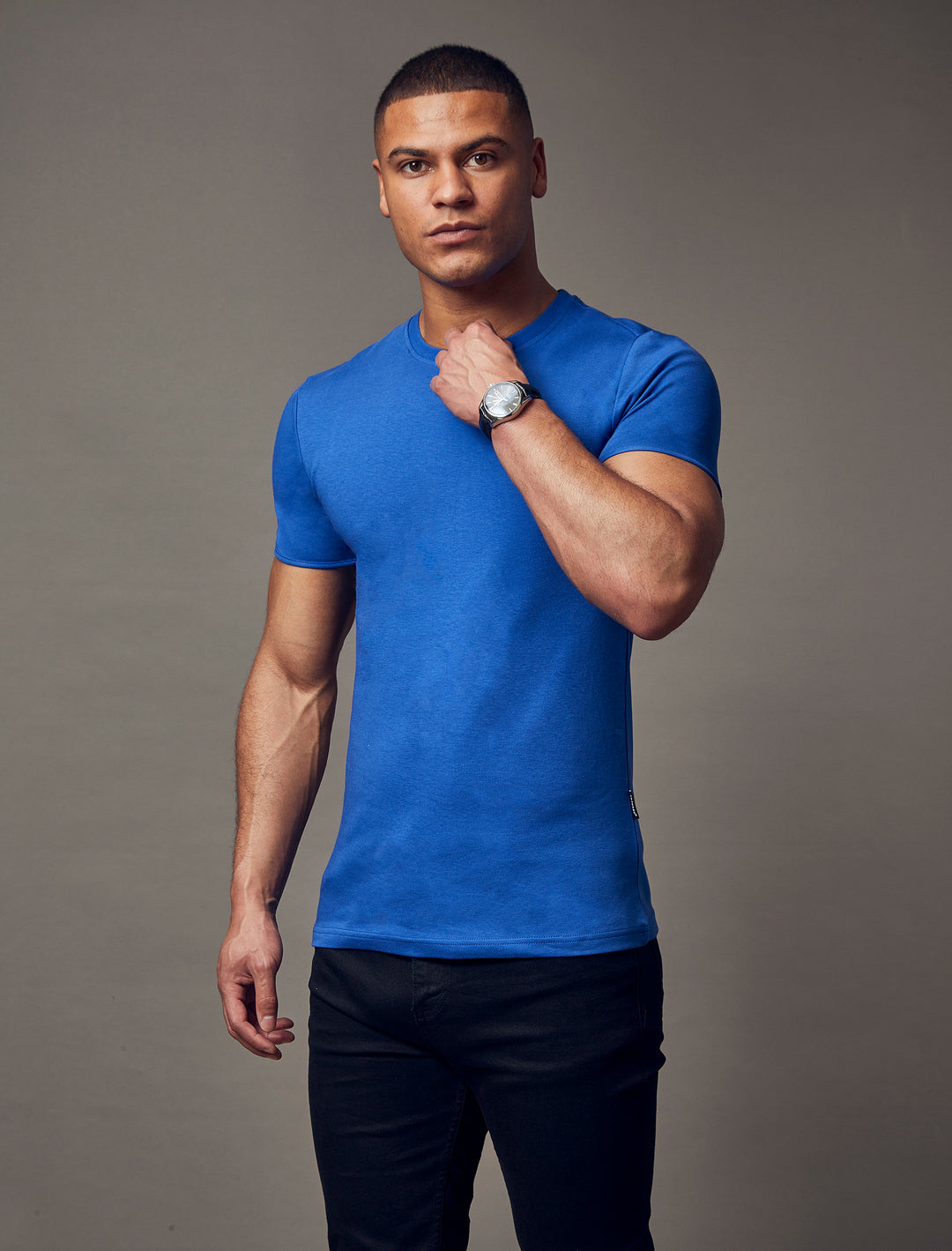 indigo blue muscle fit t-shirt, highlighting the tapered fit and superior quality offered by Tapered Menswear for the athletic man