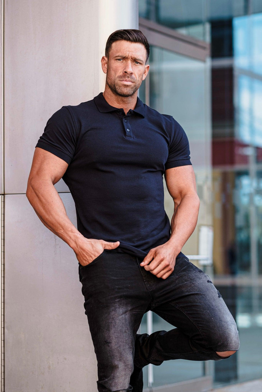 Muscle Fit Navy polo t shirt. A Proportionally Fitted and Muscle Fit Polo Shirt. Ideal for muscular guys.