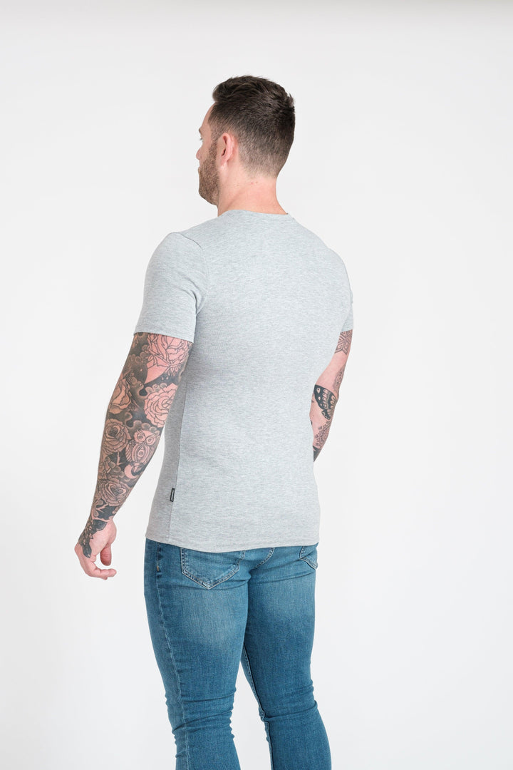 Grey Muscle Fit T-Shirt For Men. A Proportionally Fitted and Muscle Fit T-Shirt. Ideal for bodybuilders.